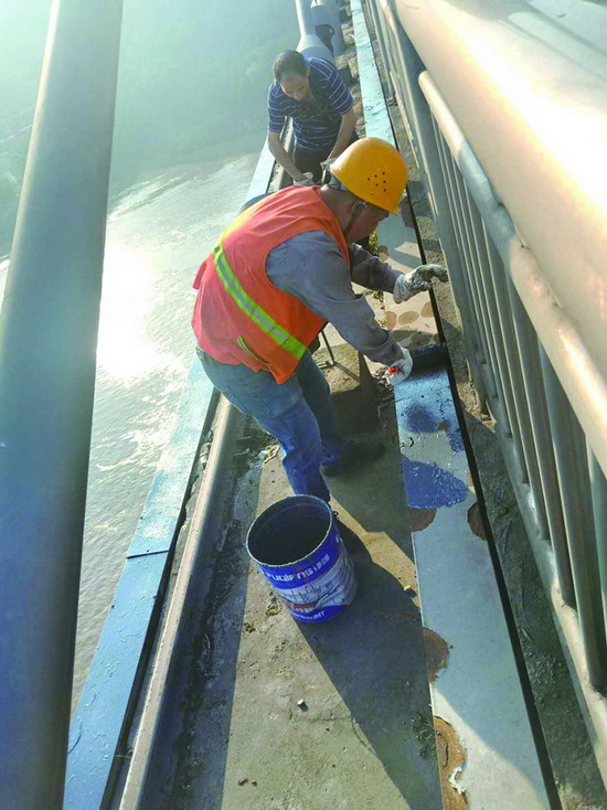 涪陵4座大橋橋架除銹上漆完工，城市基礎(chǔ)設(shè)施煥新顏